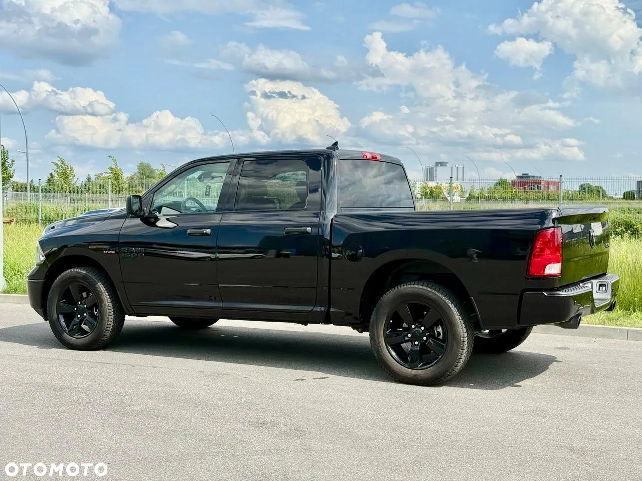 RAM 1500 5.7 Crew Cab Bighorn - 4