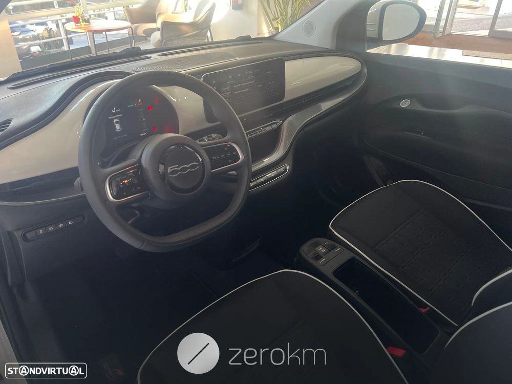 Fiat 500e 3 + 1 42 kWh - 8