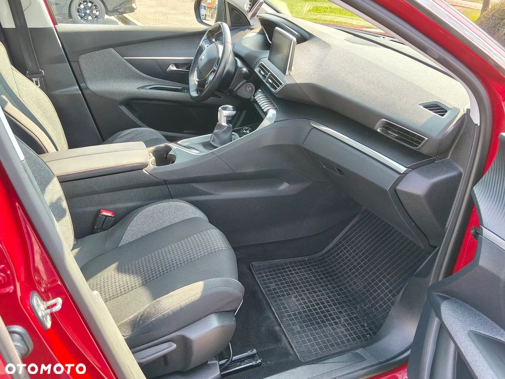 Peugeot 3008 1.2 PureTech Allure S&S - 7