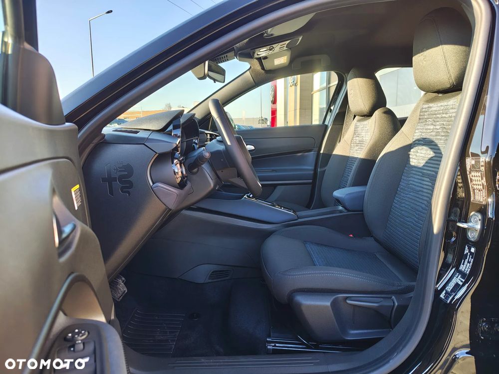 Alfa Romeo Junior 1.2 mHEV Ibrida eDCT - 9