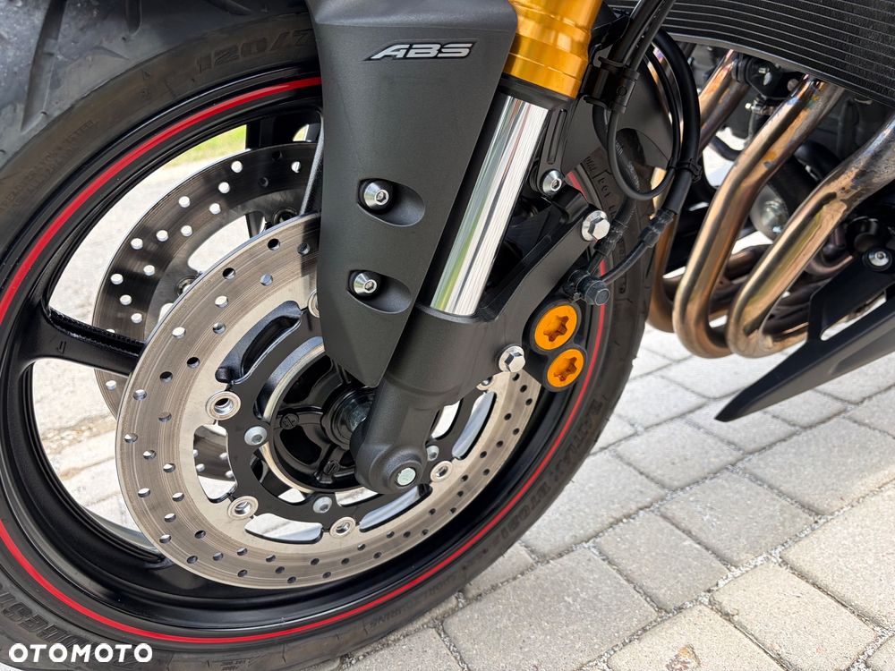 Yamaha FZ8 - 16