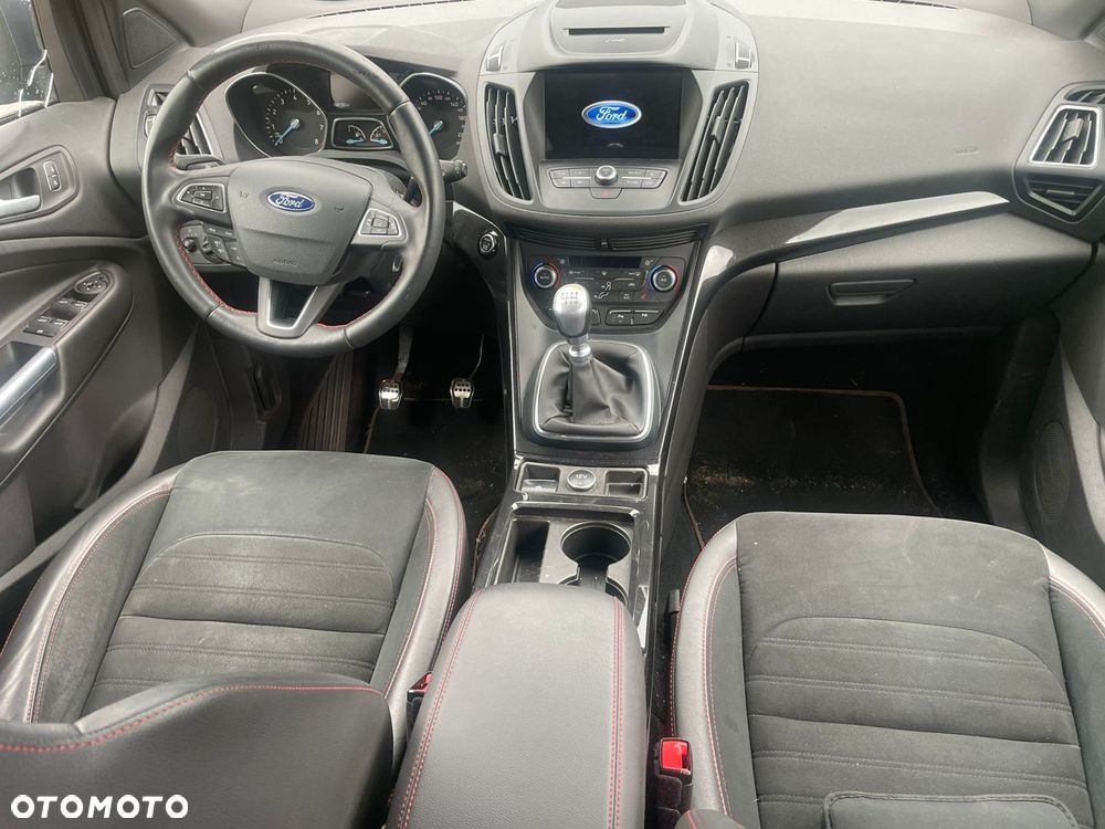 Ford Kuga 1.5 EcoBoost 2x4 ST-Line - 22