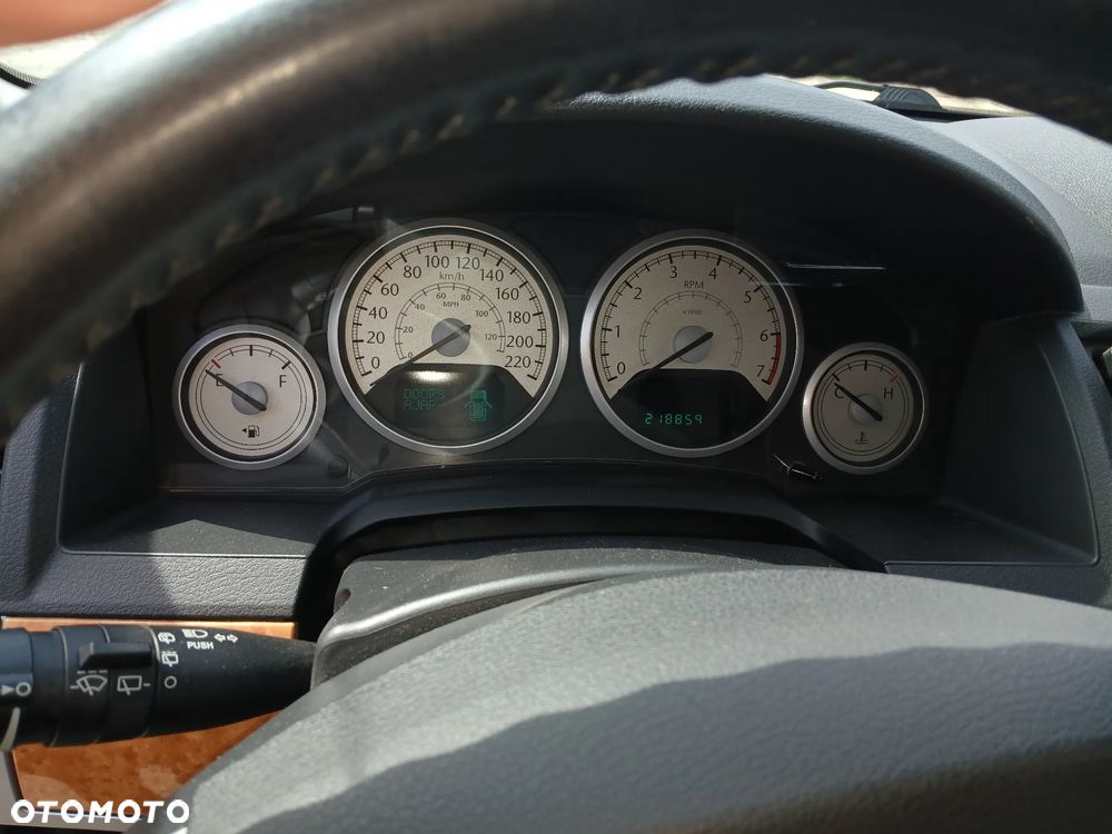 Chrysler Grand Voyager - 9
