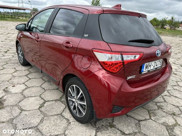 Toyota Yaris Hybrid 100 Life - 8