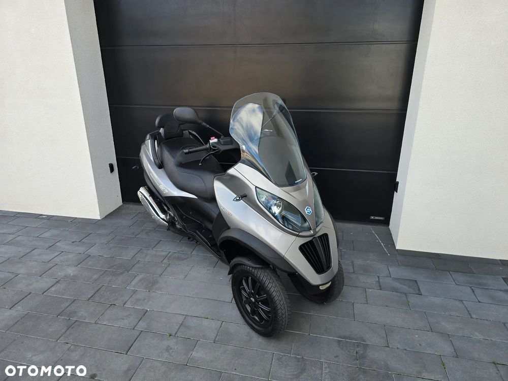 Piaggio MP-3 - 5