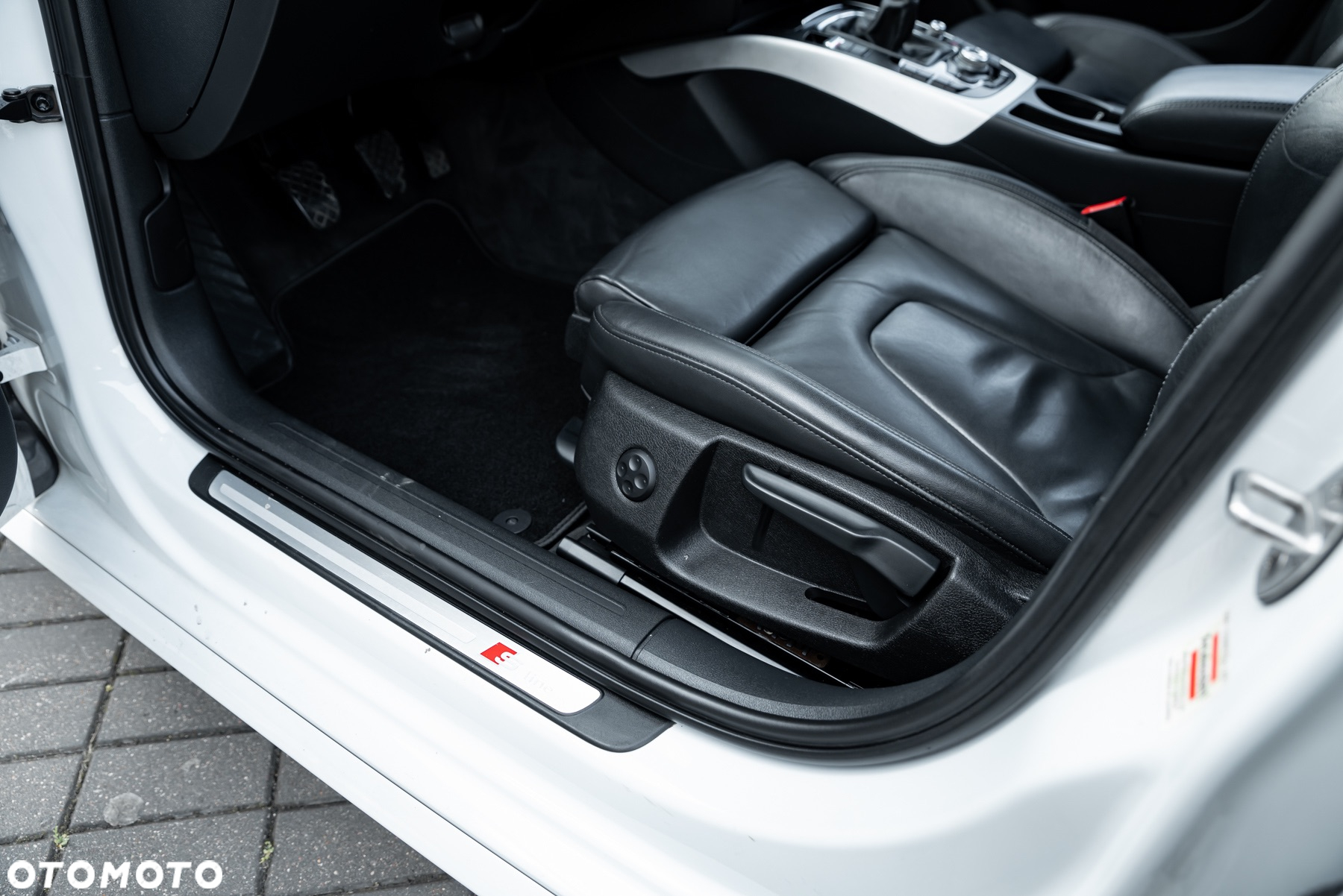 Audi A4 Avant 3.0 TDI DPF quattro S line Sportpaket - 24