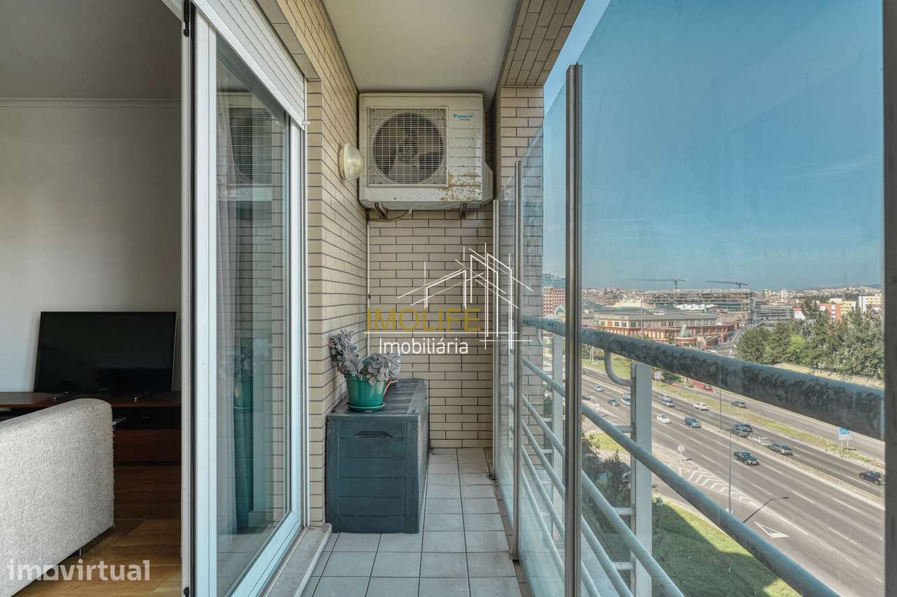 Apartamento T2 com Vista Desafogada em Benfica - Grande imagem: 4/52