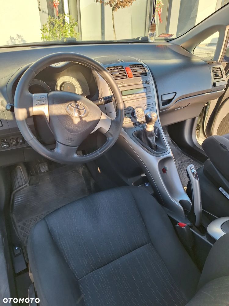 Toyota Auris 1.33 VVT-i - 15