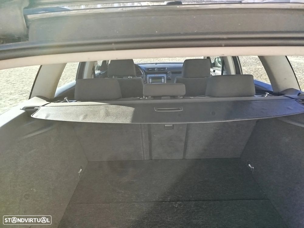 VW Passat Variant 2.0 TDI Confortline - 9