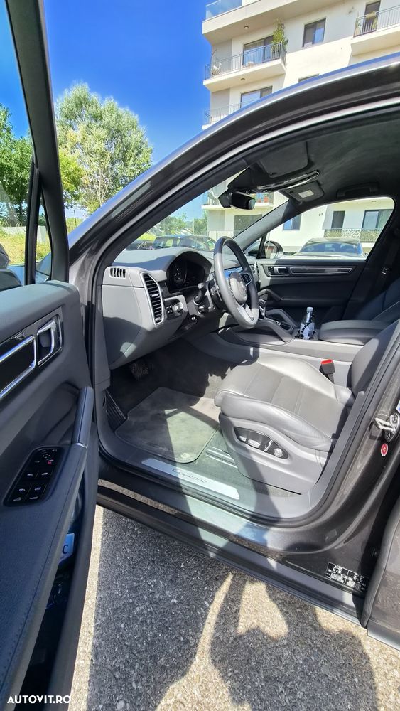 Porsche Cayenne - 7