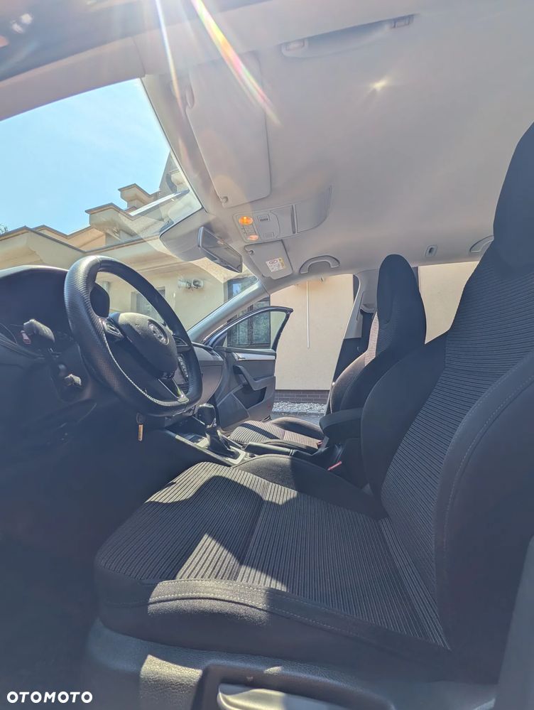 Skoda Octavia 2.0 TDI Style DSG - 33