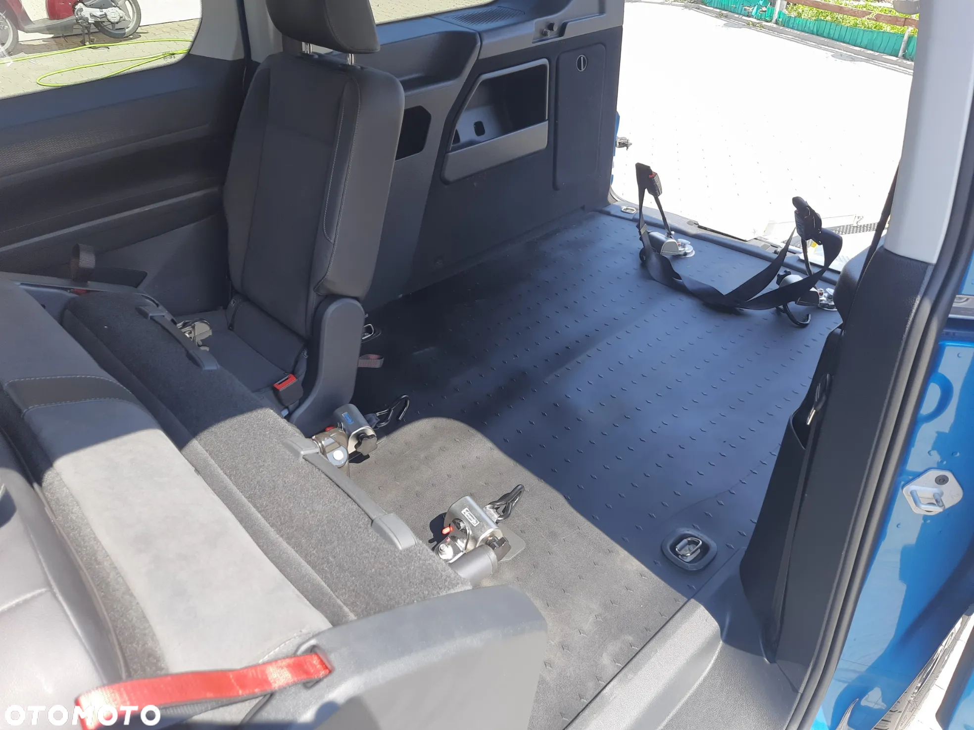 Volkswagen Caddy 2.0 TDI Comfortline - 34