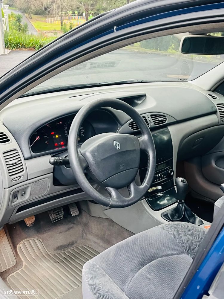 Renault Laguna 1.6 Expression - 14