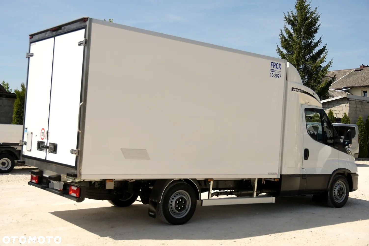 Iveco DAILY 35-180 HiMATIC Mroźnia +25/-25 * 7 PALET * THERMO KING V300 MAX * Salon PL - 9