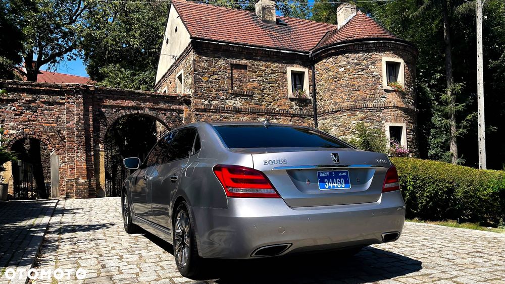 Hyundai Equus - 11