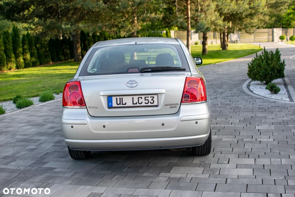 Toyota Avensis - 22