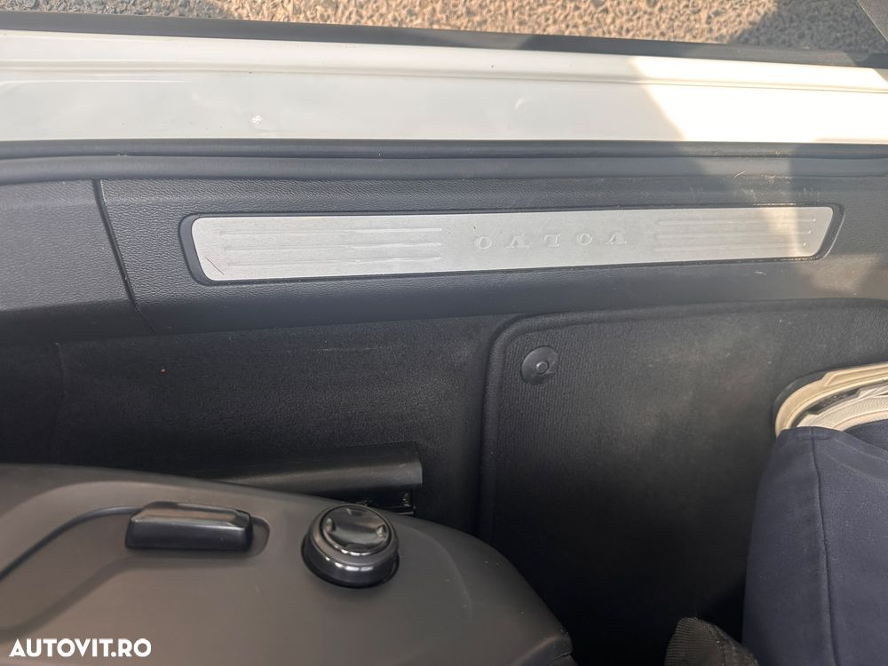 VOLVO XC60 2021 — imagine 13