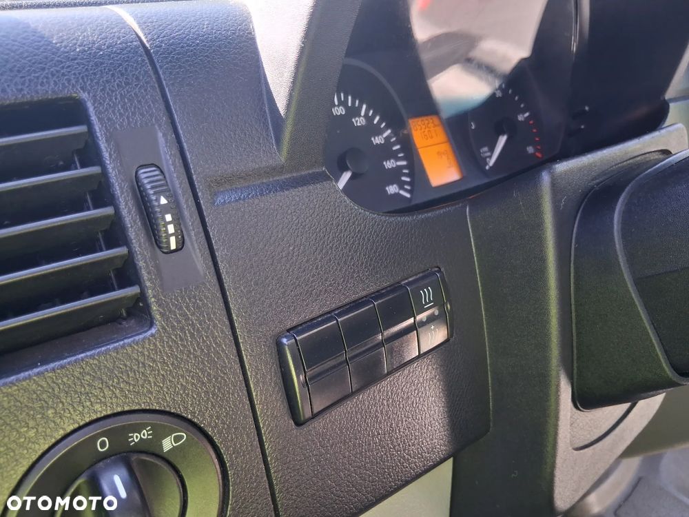 Mercedes-Benz Sprinter - 19