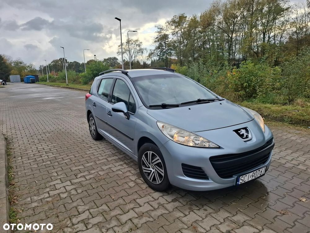 Peugeot 207 2010 photo 2