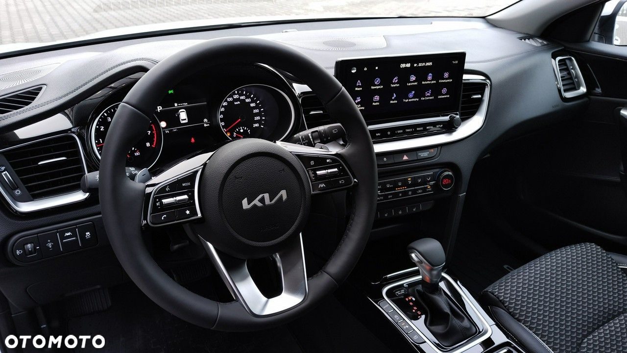 Kia Ceed - 11