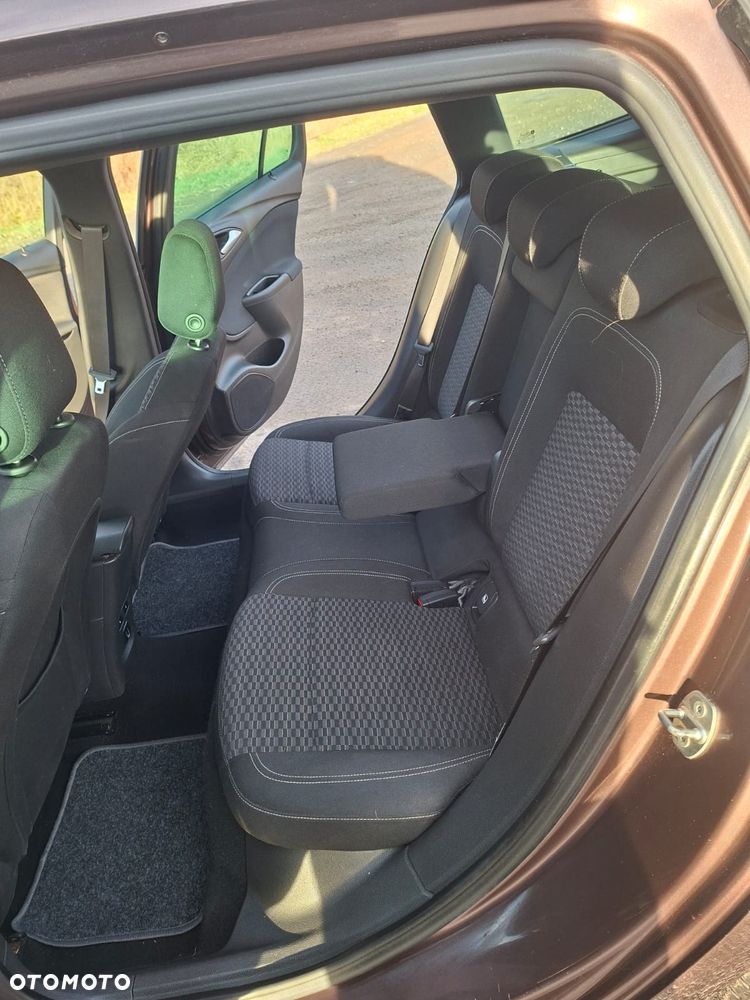 Opel Astra 1.4 Turbo Business - 8