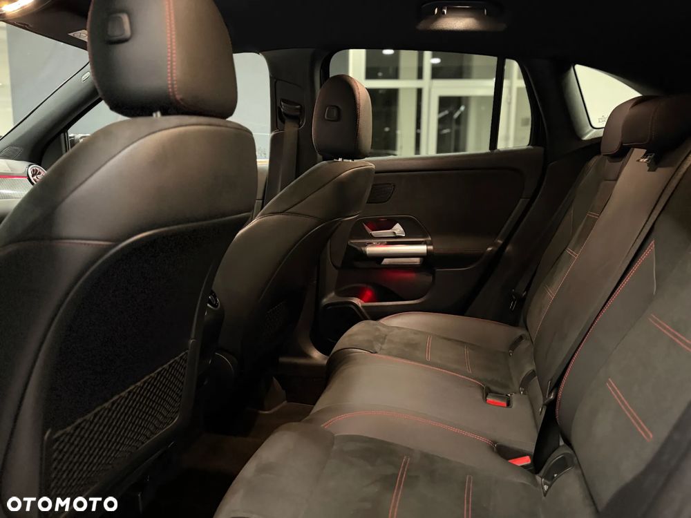 Mercedes-Benz GLA 200 AMG Line - 6