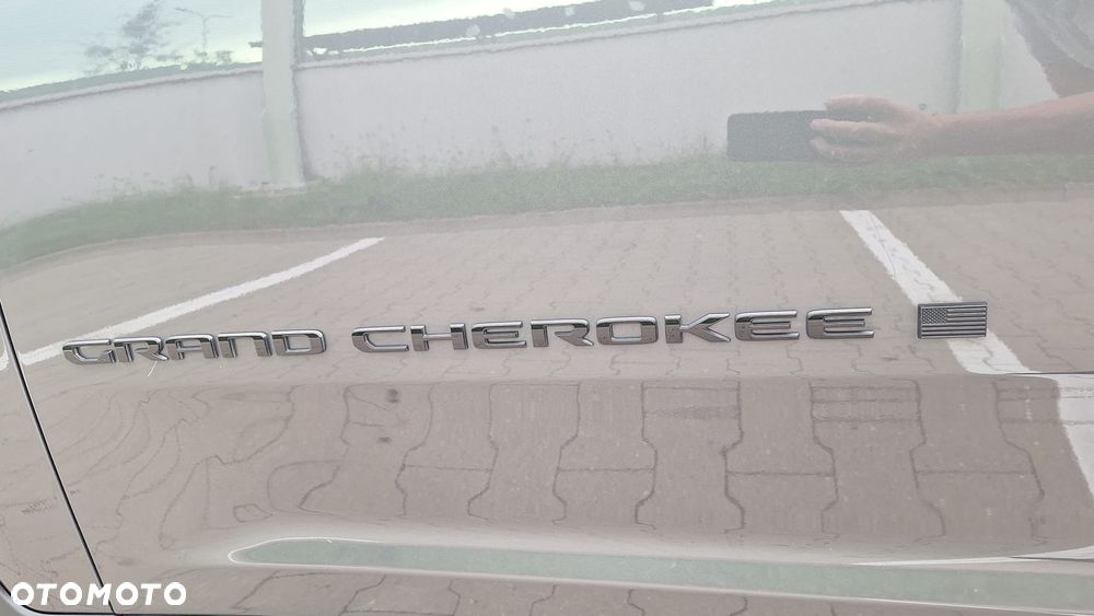 Jeep Grand Cherokee - 18