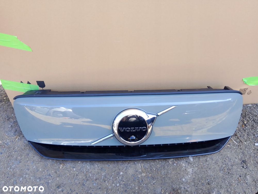 atrapa grill volvo xc40 ec40 32390715 2024r - 2