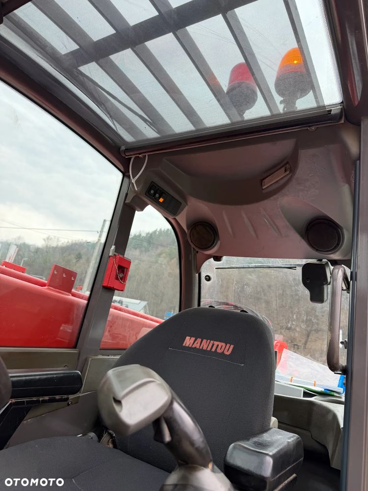 Manitou MRT2150+PRIVILEGE Ładowarka teleskopowa 4x4 ROTO 21metrów. Bez AdBLUE bez DPF. udźwig 5ton jak Nowa z Norwegii 4900mtg. 2015rok. Obrót pełny. Zero luzów wycieków. Zadbana maszyna z Fermy Norweskiej. Silnik 160 Km. AUTEC zdalne sterowanie. Ani deka luzów czy wycieków. Opony jak Nowe. Pełny Oryginał. Niski przebieg. Stabilizatory. Zamki na tłokach. OKAZJA - 37