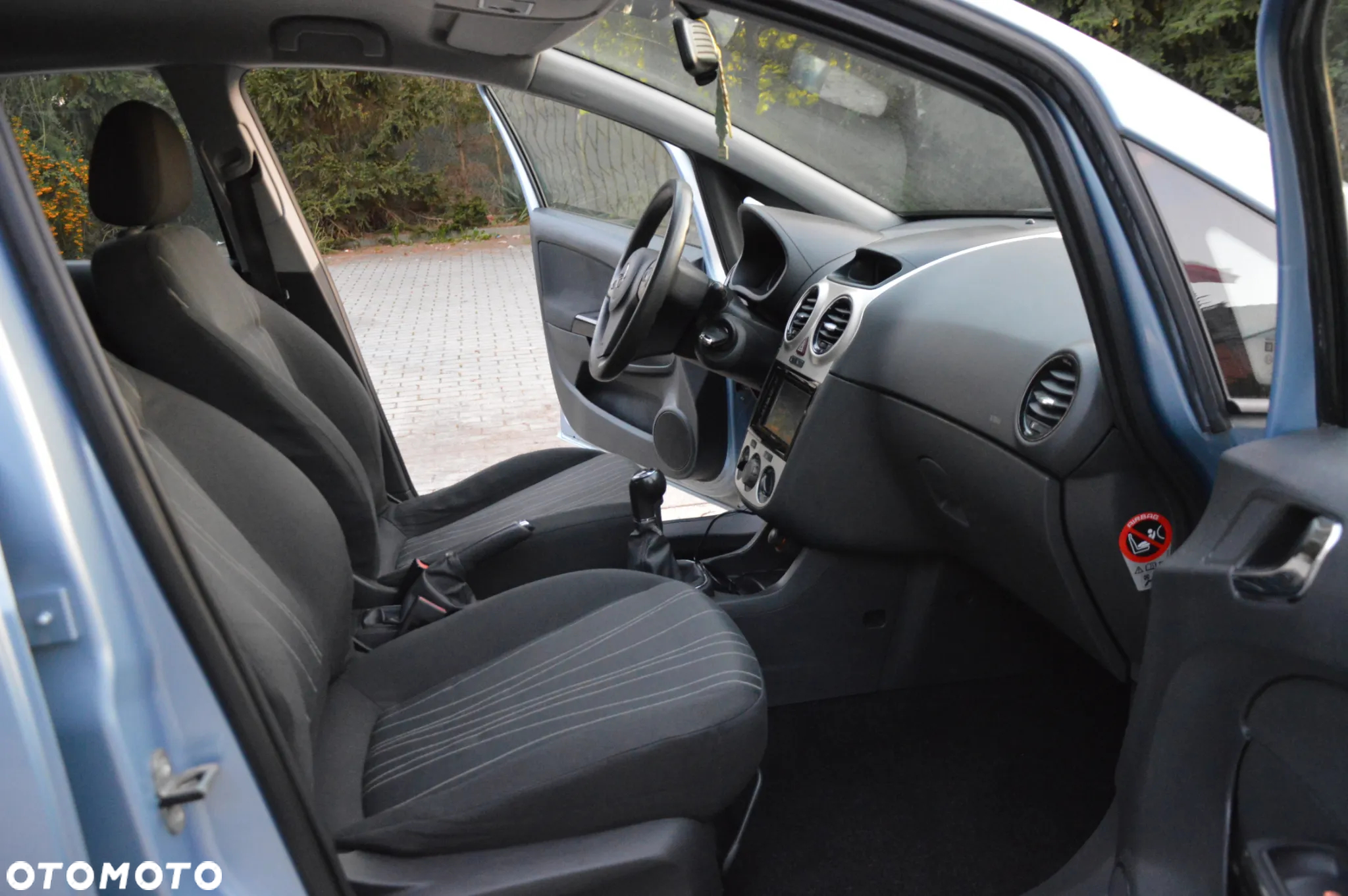 Opel Corsa 1.2 16V Enjoy - 10