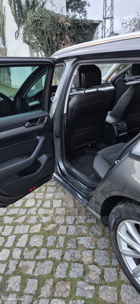 VW Passat Variant 2.0 TDi Highline - 38