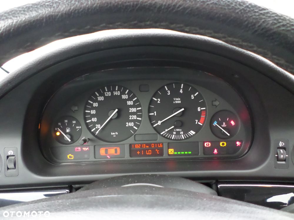 BMW Seria 5 - 36