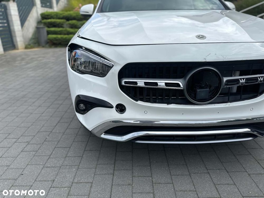 Mercedes-Benz GLA 250 4Matic 8G-DCT EDITION 2022 - 18