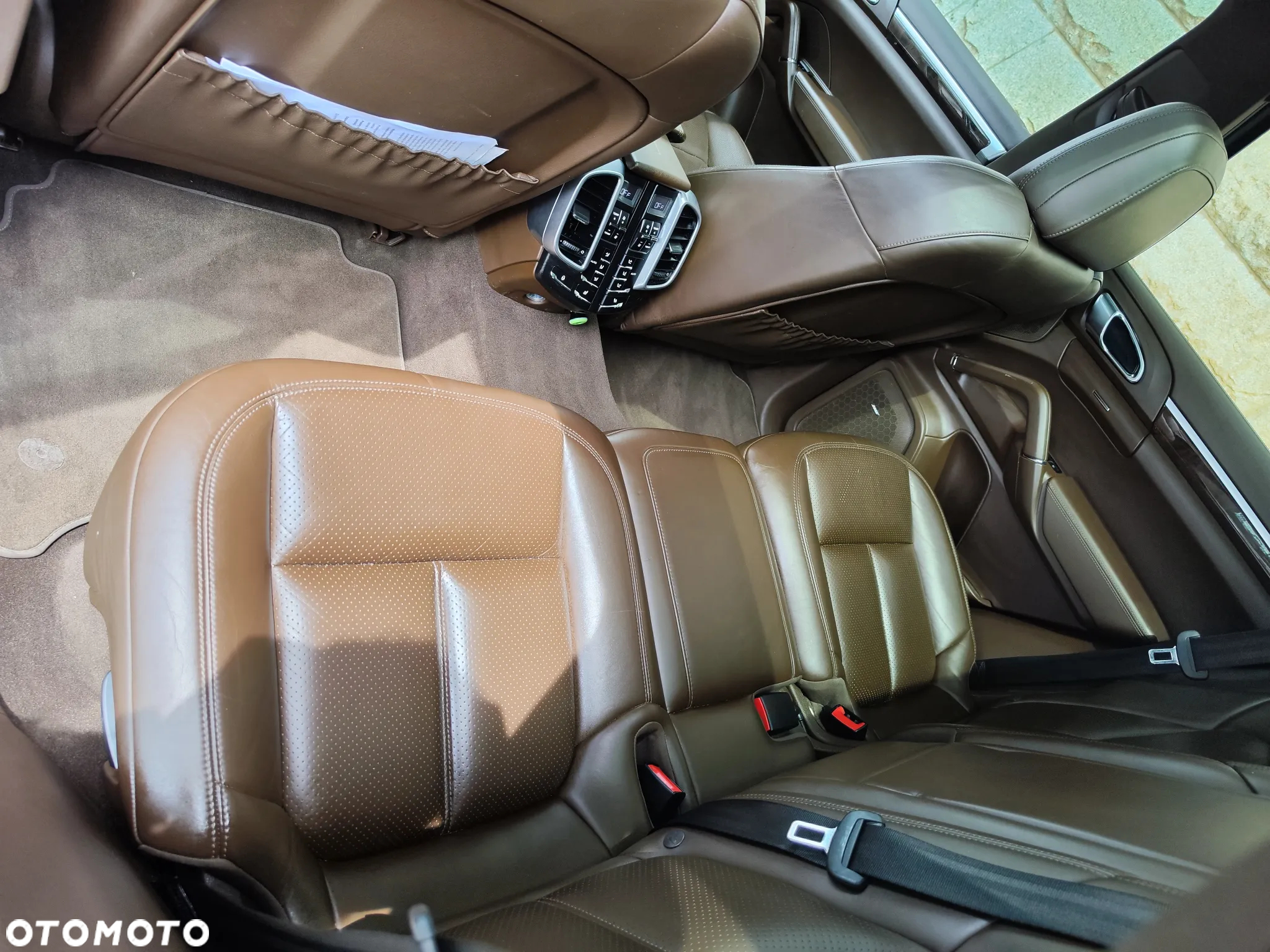 Porsche Cayenne S Diesel Platinum Edition - 13
