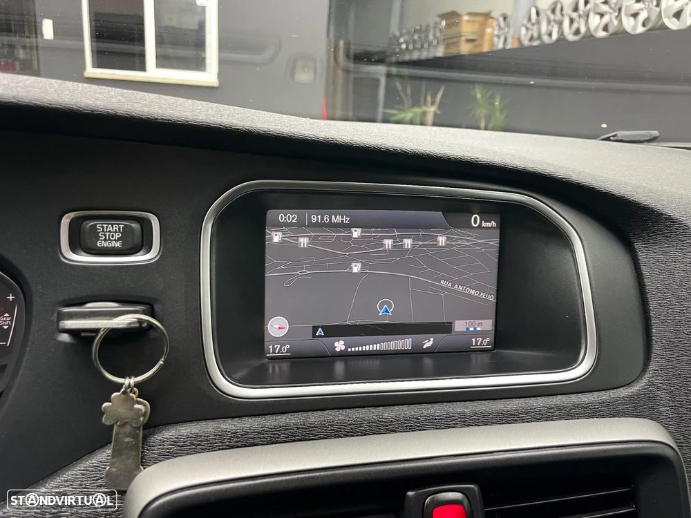 Volvo V40 1.6 D2 Momentum Eco - 9