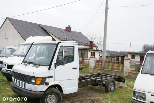 Części do samochodu Mercedes 310, 410, kaczka