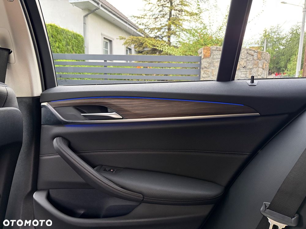 BMW Seria 5 525d Sport-Aut Luxury Line - 29