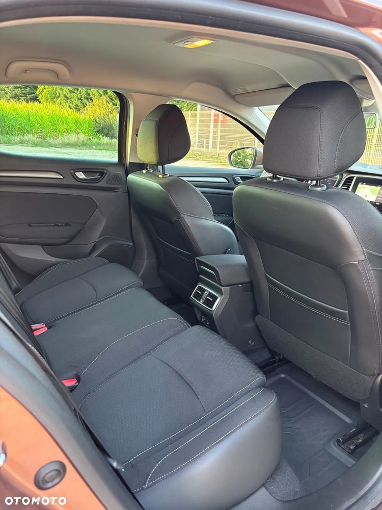 Renault Megane 1.3 TCe FAP Zen - 11