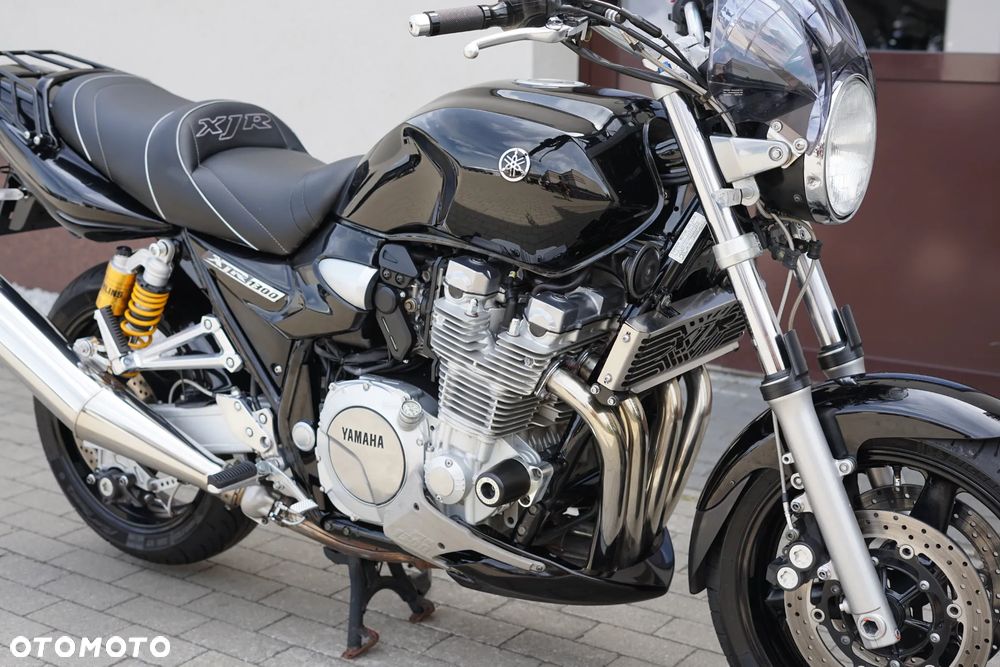 Yamaha XJR - 13