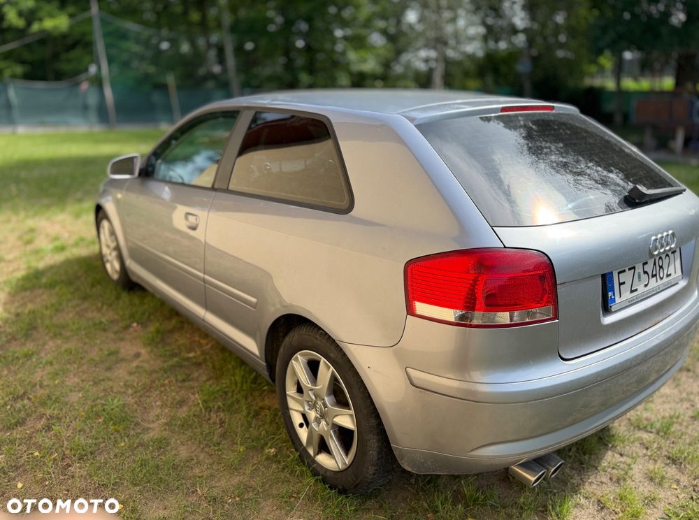 Audi A3 3-drzwiowe 1.6 FSI Ambiente - 6