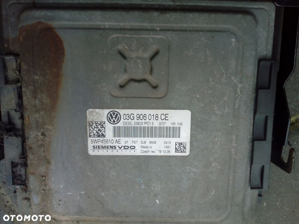 VW Passat B6 2.0 TDI komputer silnika 03G906018CE - 1