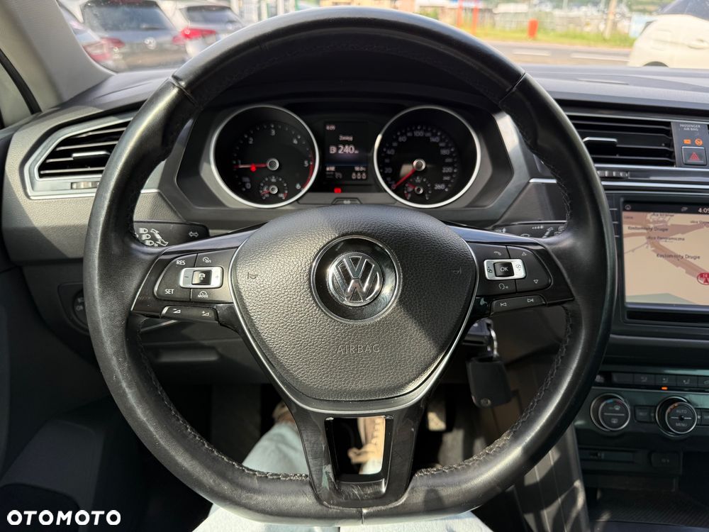 Volkswagen Tiguan - 17