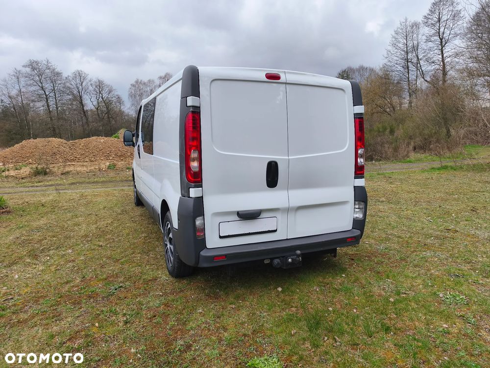 Opel VIVARO - 11