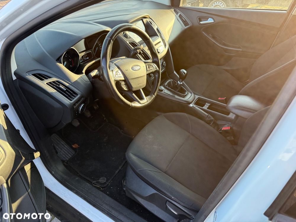 Ford Focus 1.5 TDCi DPF Start-Stopp-System Titanium - 6