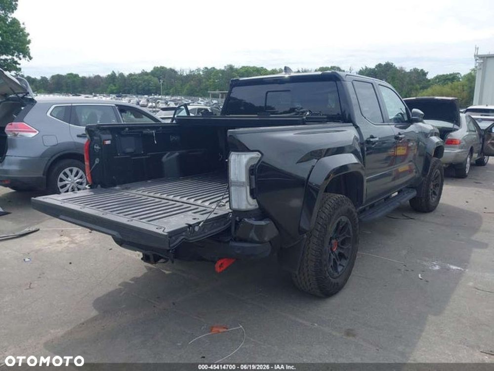 Toyota Tacoma - 6