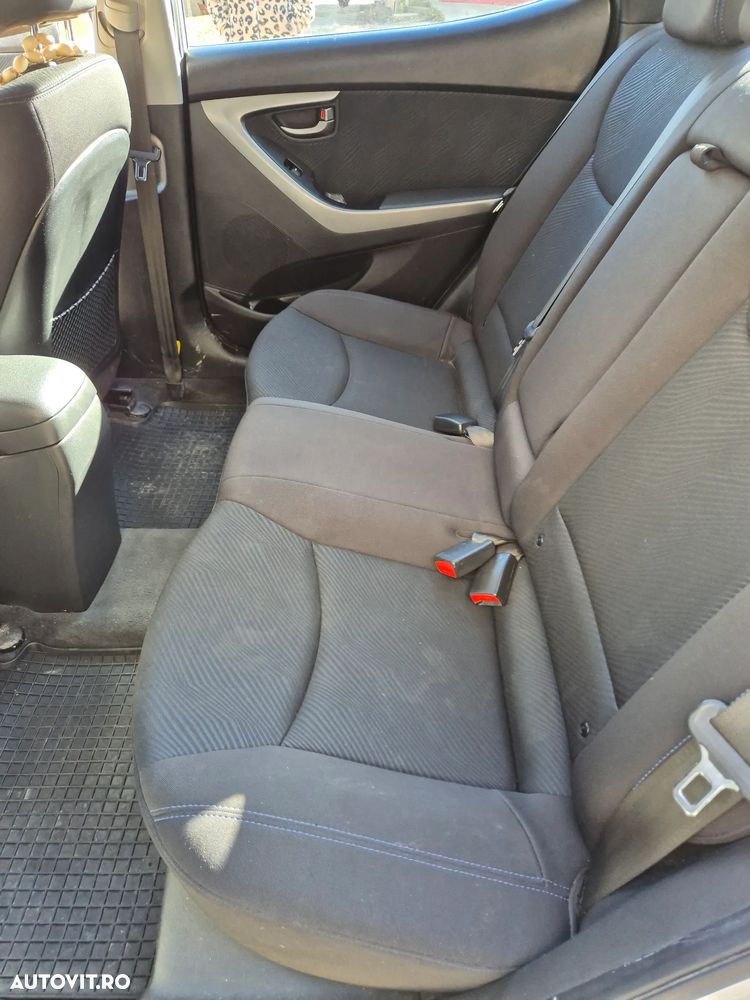 Hyundai Elantra 1.6 MPi Highway Heat+ - 8