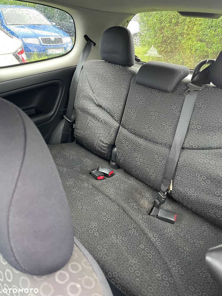 Toyota Yaris 1.0 Base - 7