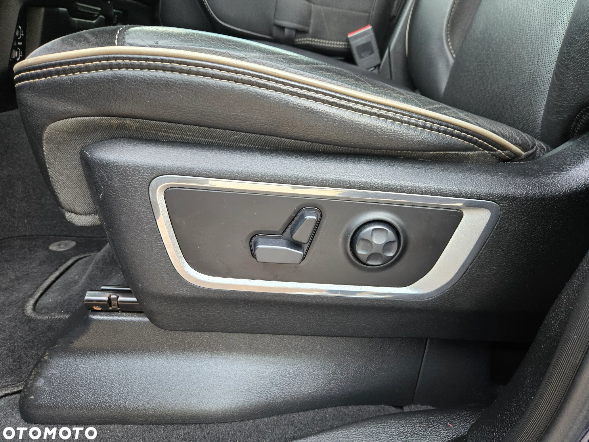 RAM 1500 Crew Cab MB Laramie - 39
