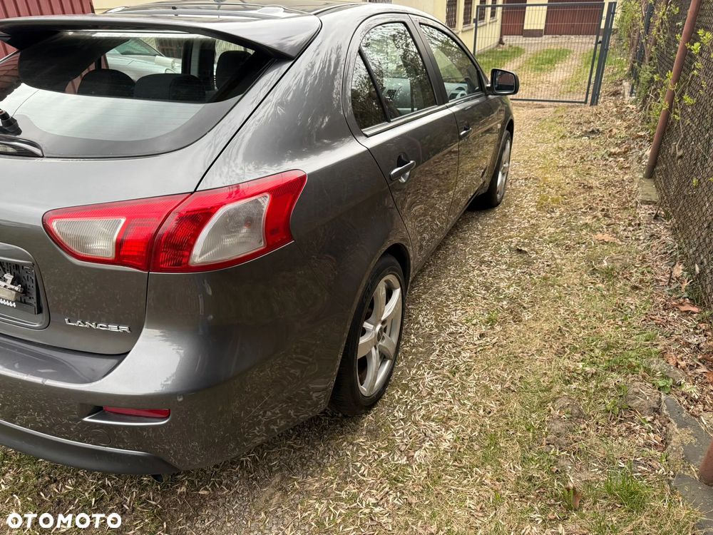 Mitsubishi Lancer - 6