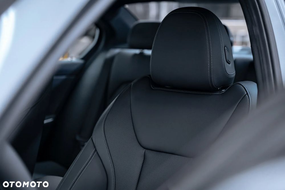 BMW Seria 3 318i M Sport - 24